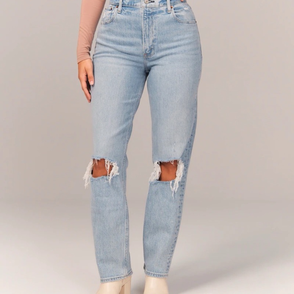 Abercrombie & Fitch The ‘90’s Straight Ultra High Rise Curve Love